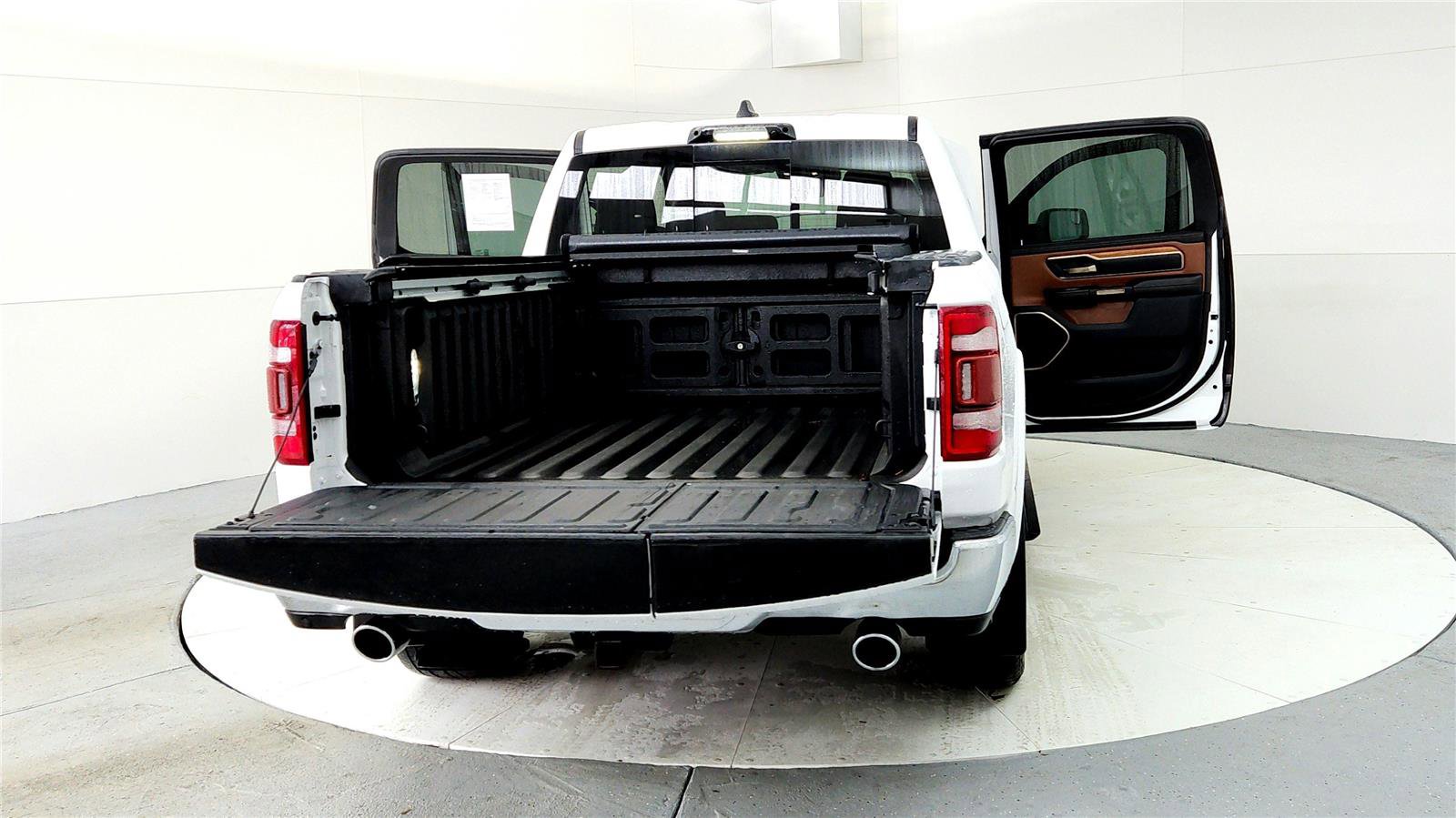 Used 2022 RAM 1500 Limited image 11