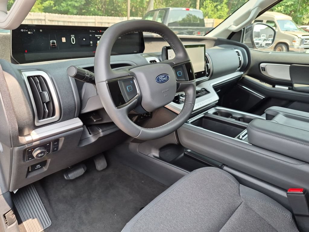 New 2026 Ford Expedition Active AWD/4WD image 27