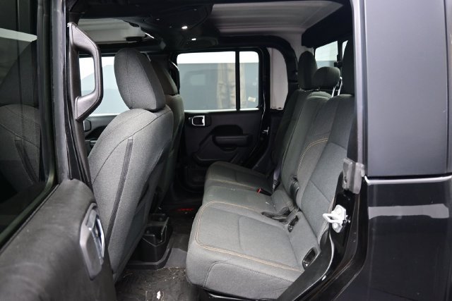 Used 2025 Jeep Gladiator Sport AWD/4WD image 12