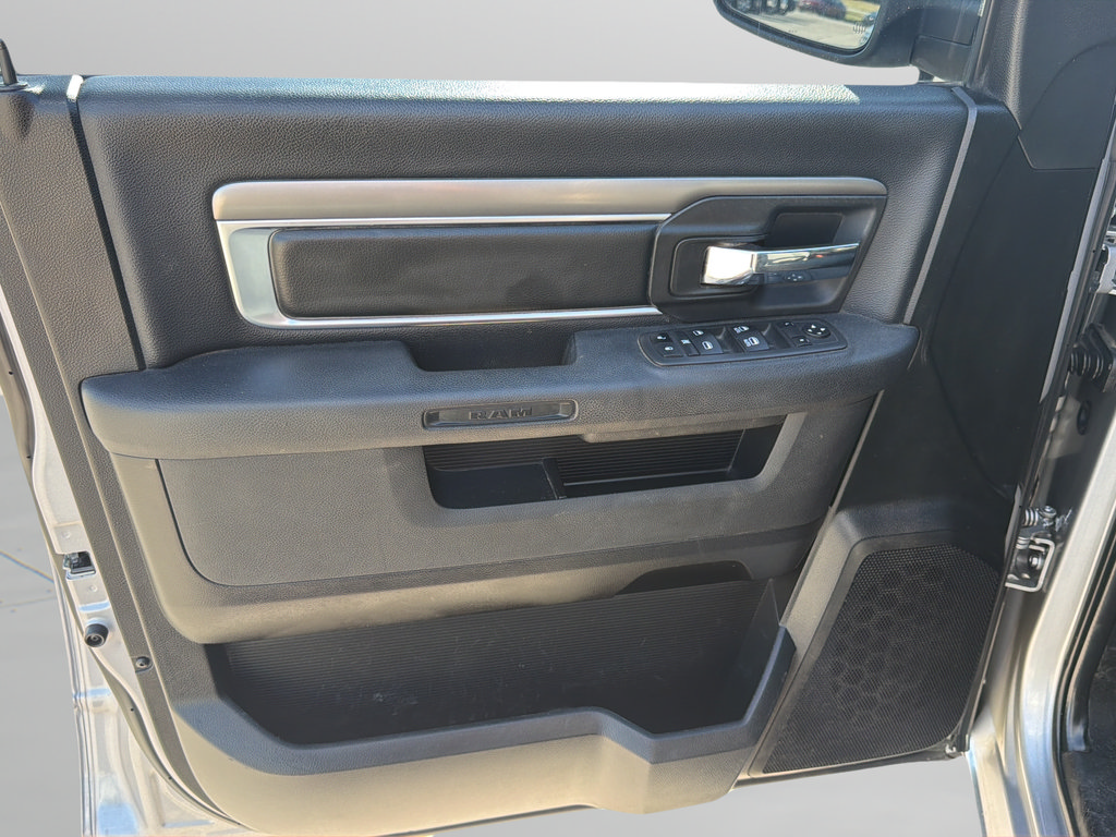 Used 2022 RAM 1500 Warlock AWD/4WD image 18