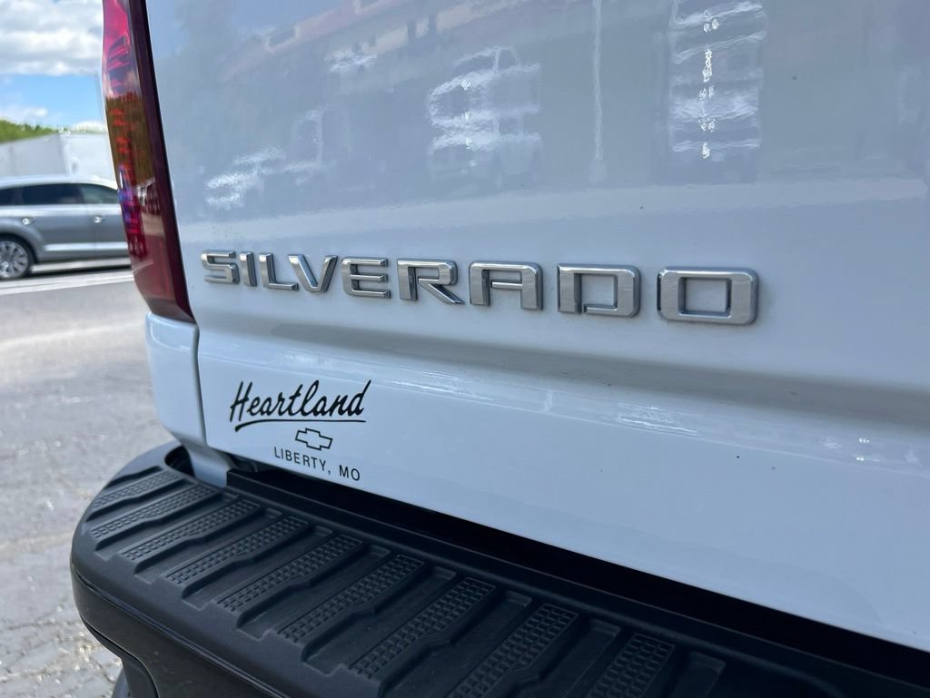 Used 2025 Chevrolet Silverado 2500 Custom w/ Custom Value Package AWD/4WD image 16