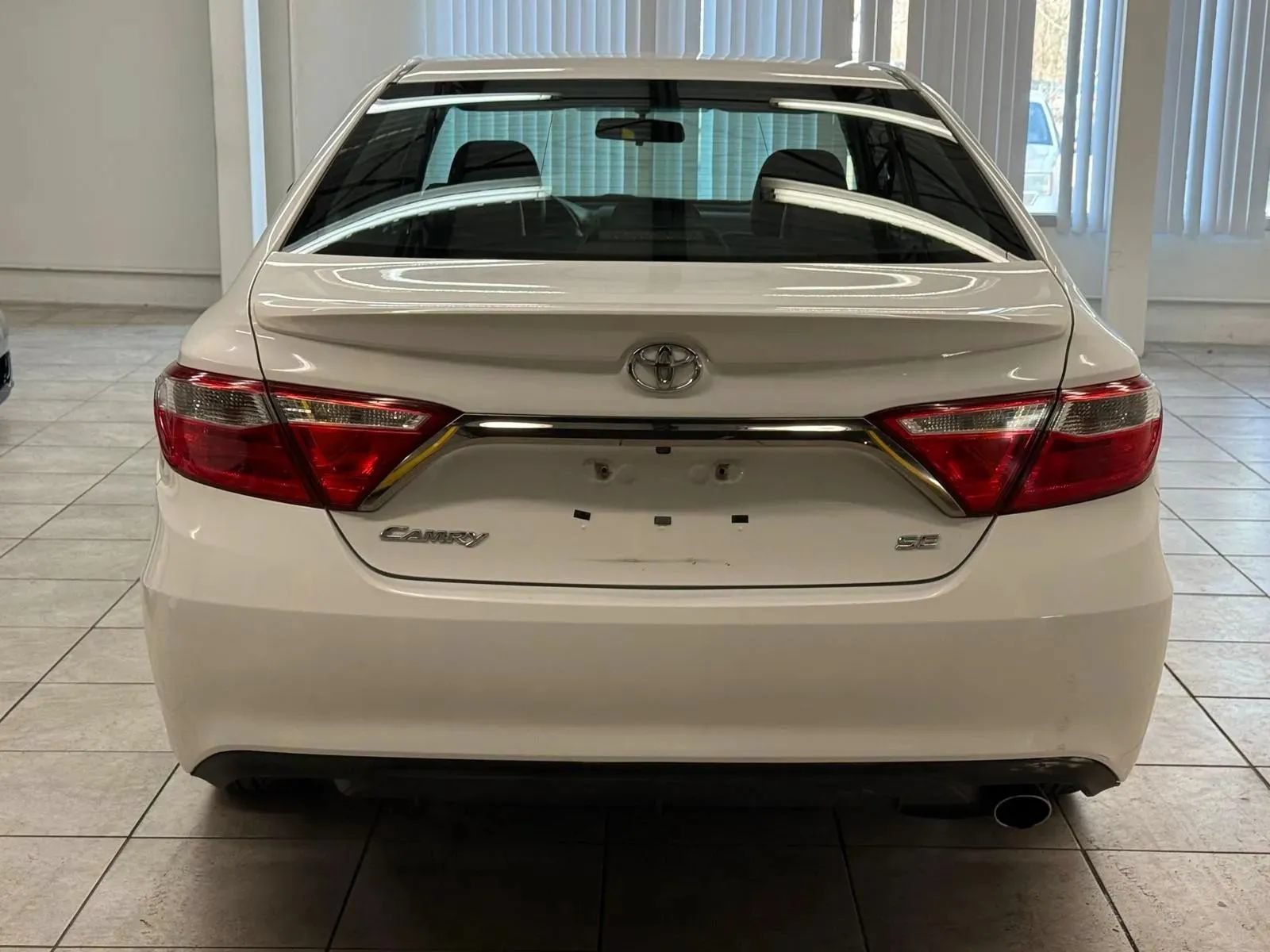 Used 2017 Toyota Camry SE FWD image 7
