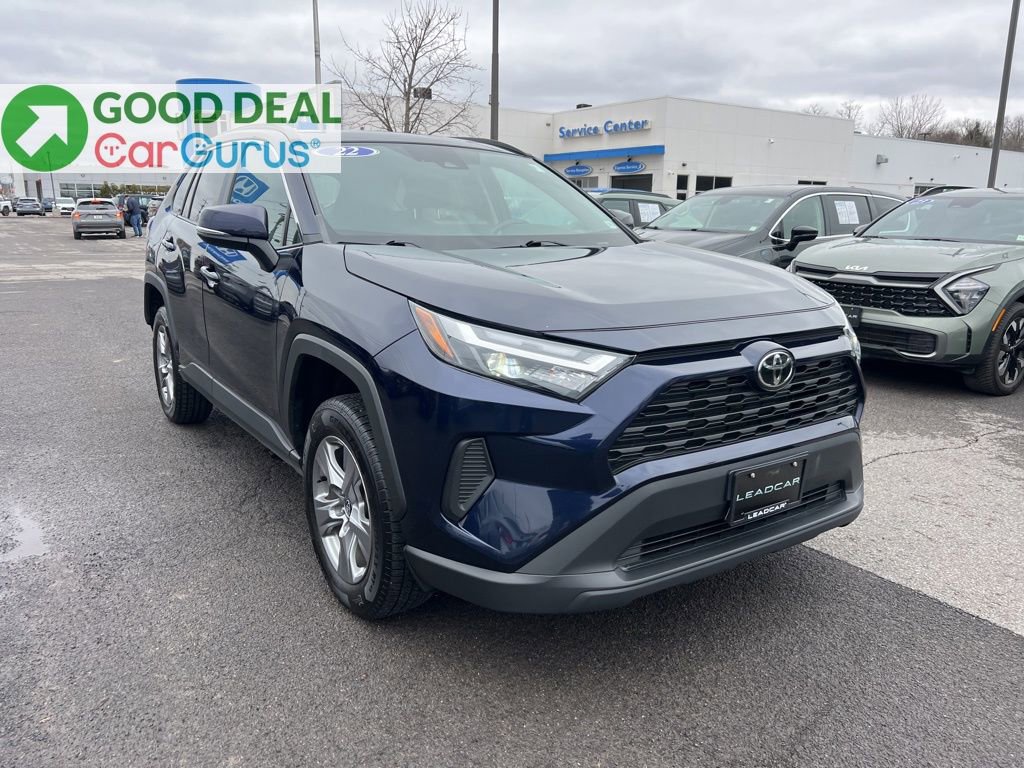 Used 2022 Toyota RAV4 XLE w/ Convenience Package image 7