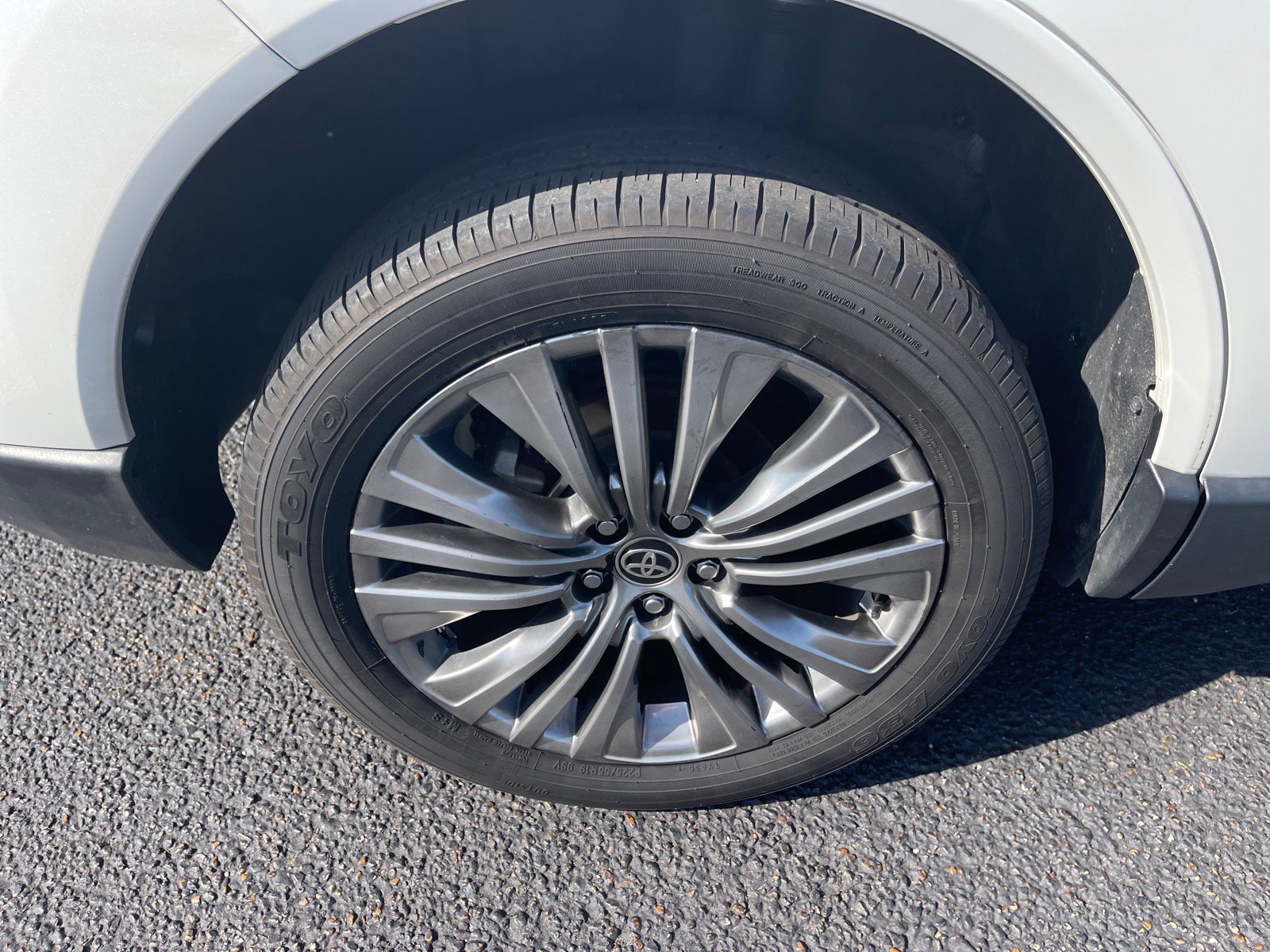Used 2021 Toyota Venza XLE w/ Softex Package image 22