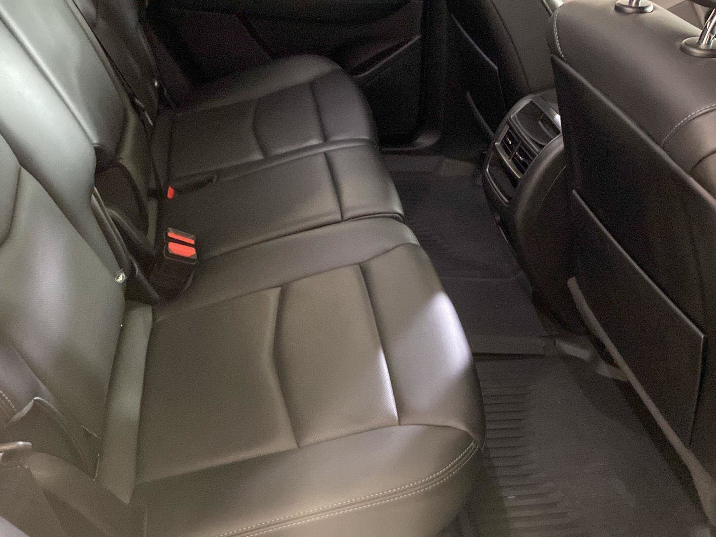 Certified 2022 Cadillac XT5 Premium Luxury w/ LPO, Floor Liner Package AWD/4WD image 30