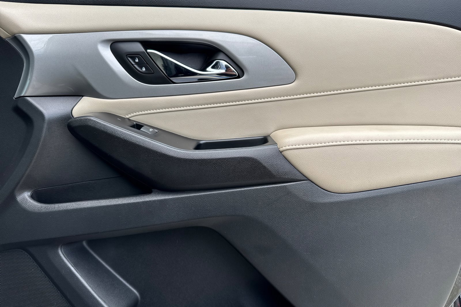 Certified 2023 Chevrolet Traverse LS w/ LPO, Cargo Package image 23