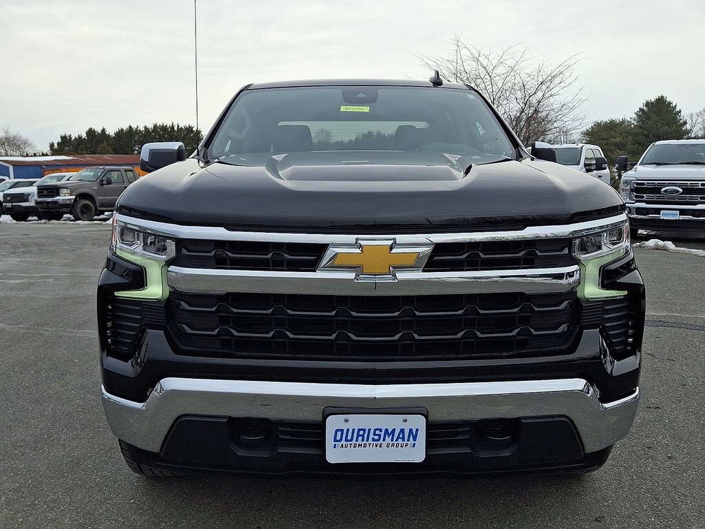 Used 2025 Chevrolet Silverado 1500 LT image 2