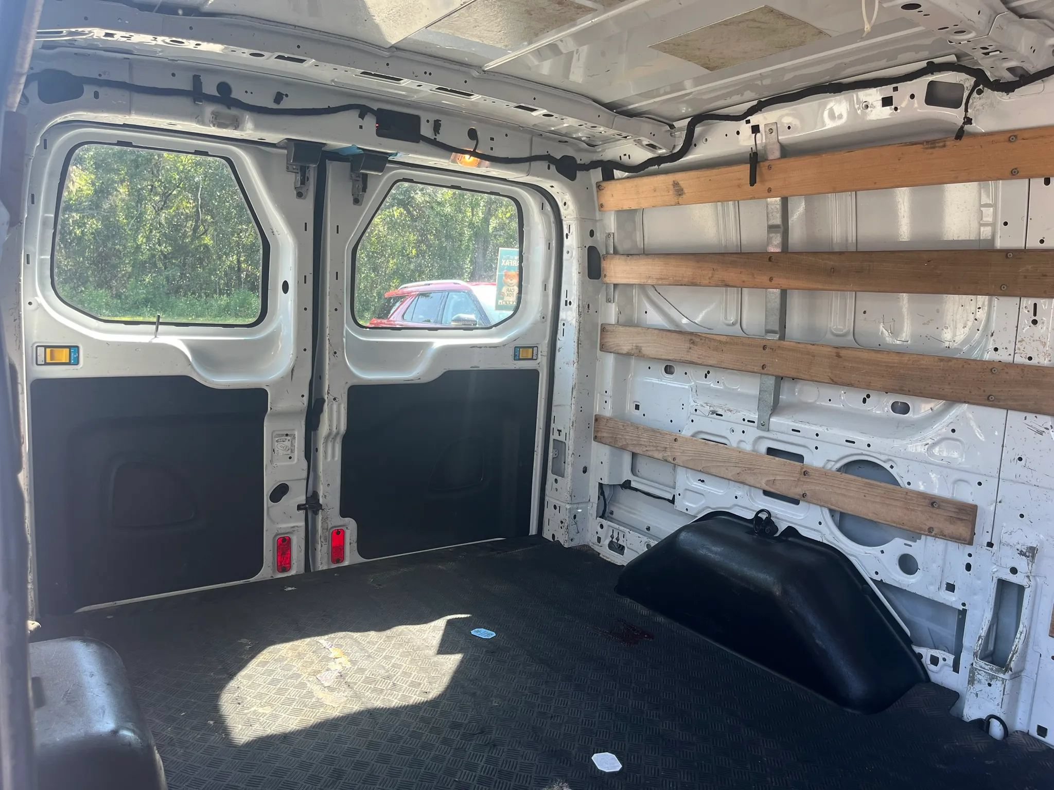 Used 2016 Ford Transit 250 130 Low Roof w/ Exterior Upgrade Package RWD image 23