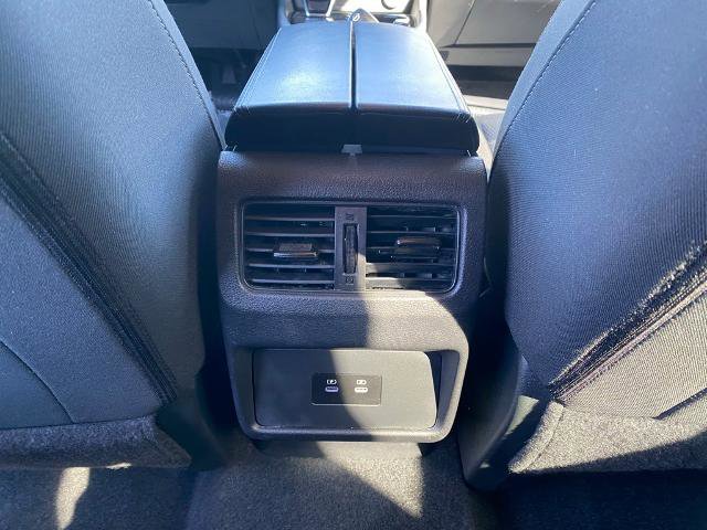 Used 2024 Nissan Rogue SV image 30