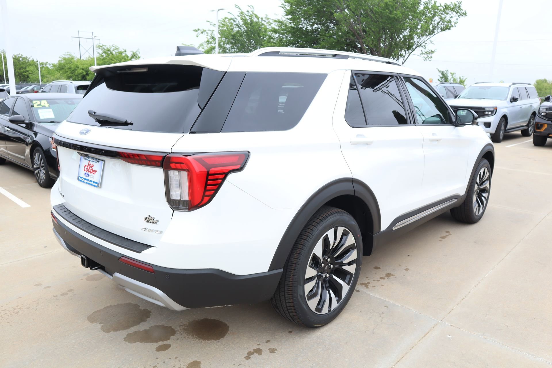 New 2026 Ford Explorer Platinum w/ LUX Leather Package AWD/4WD image 24