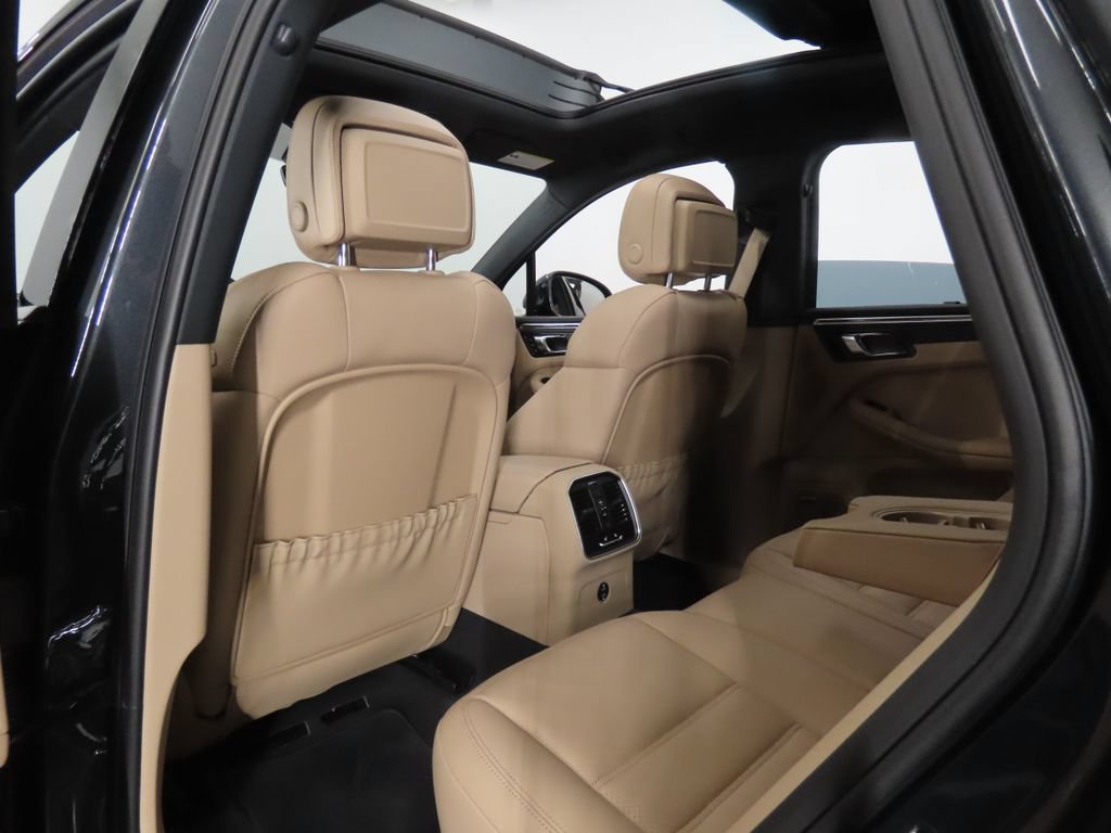 Certified 2026 Porsche Macan GTS AWD/4WD image 41