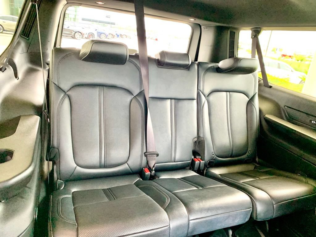 Used 2025 Jeep Wagoneer L Series II AWD/4WD image 29