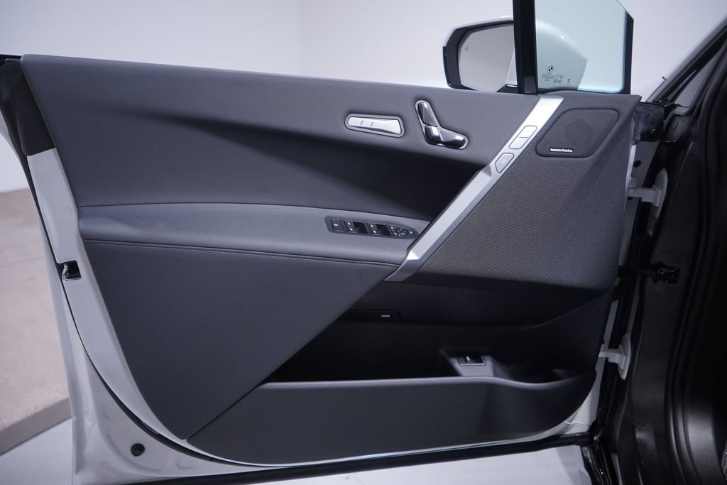 Used 2026 BMW iX xDrive60 w/ M Sport Package image 15