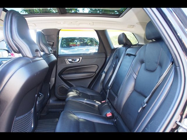 Used 2022 Volvo XC60 B5 Inscription w/ Protection Package Premier FWD image 21