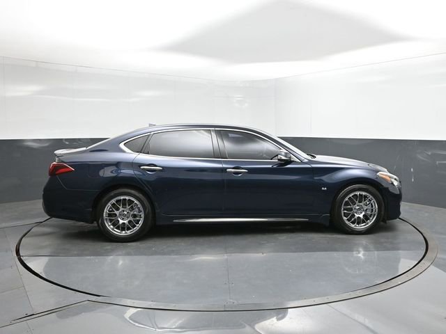 Used 2017 INFINITI Q70 L 3.7 image 11