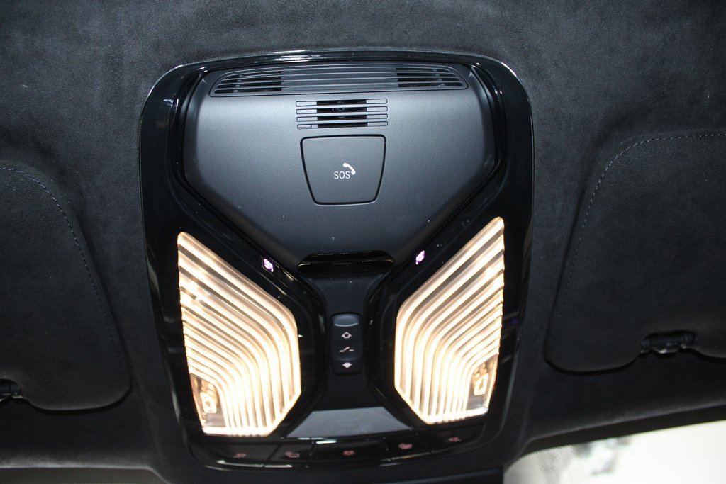 Used 2024 BMW X7 xDrive40i w/ M Sport Package image 43