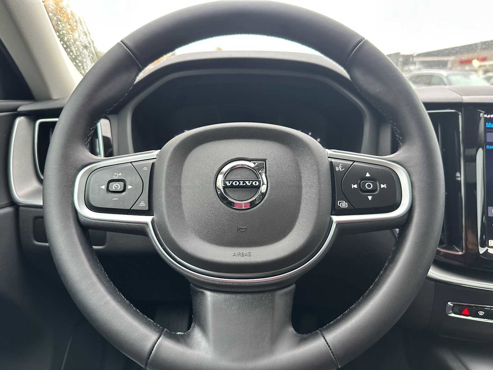 Used 2025 Volvo XC60 B5 Core w/ Protection Package Premier image 24