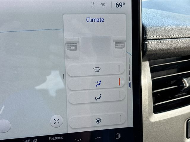 Used 2024 Ford Expedition XLT image 27