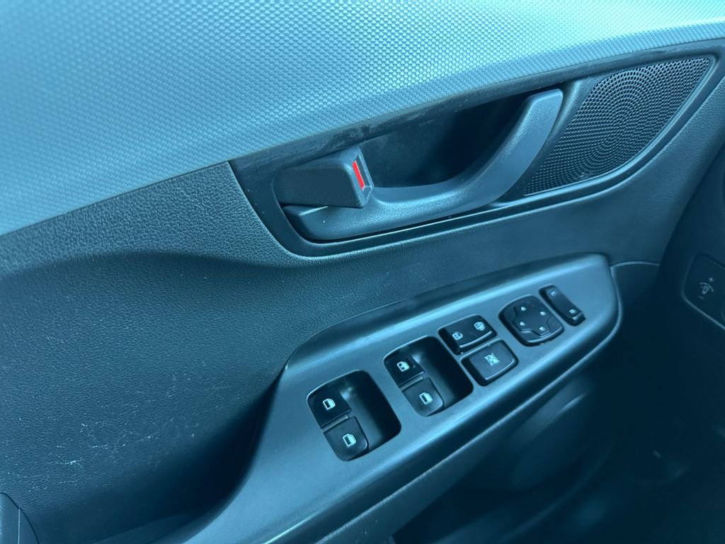 Used 2019 Hyundai Kona SE image 11