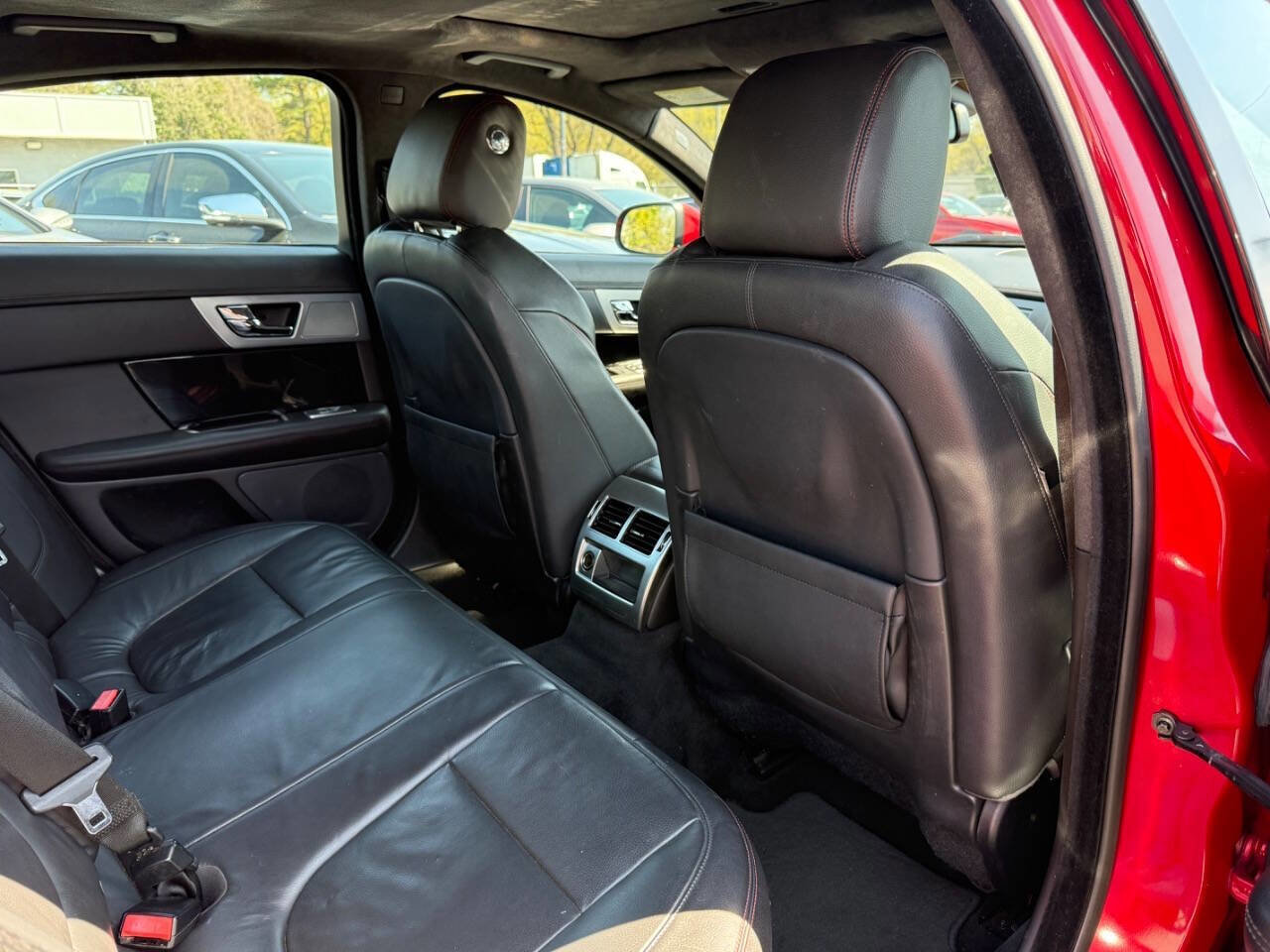 Used 2015 Jaguar XF Sport image 14