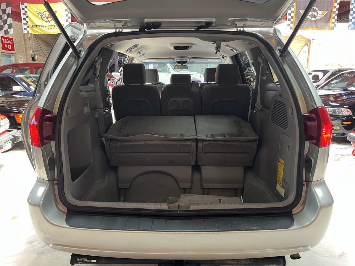 Used 2004 Toyota Sienna LE FWD image 28