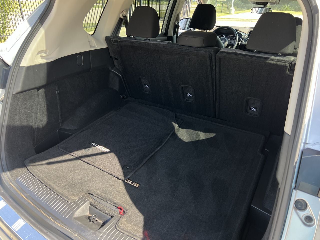 Used 2023 Nissan Rogue SV FWD image 25