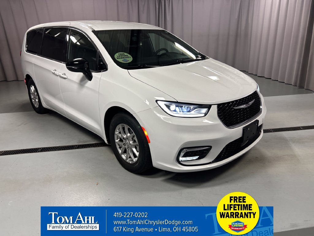 Used 2026 Chrysler Pacifica Select FWD 360° Tour