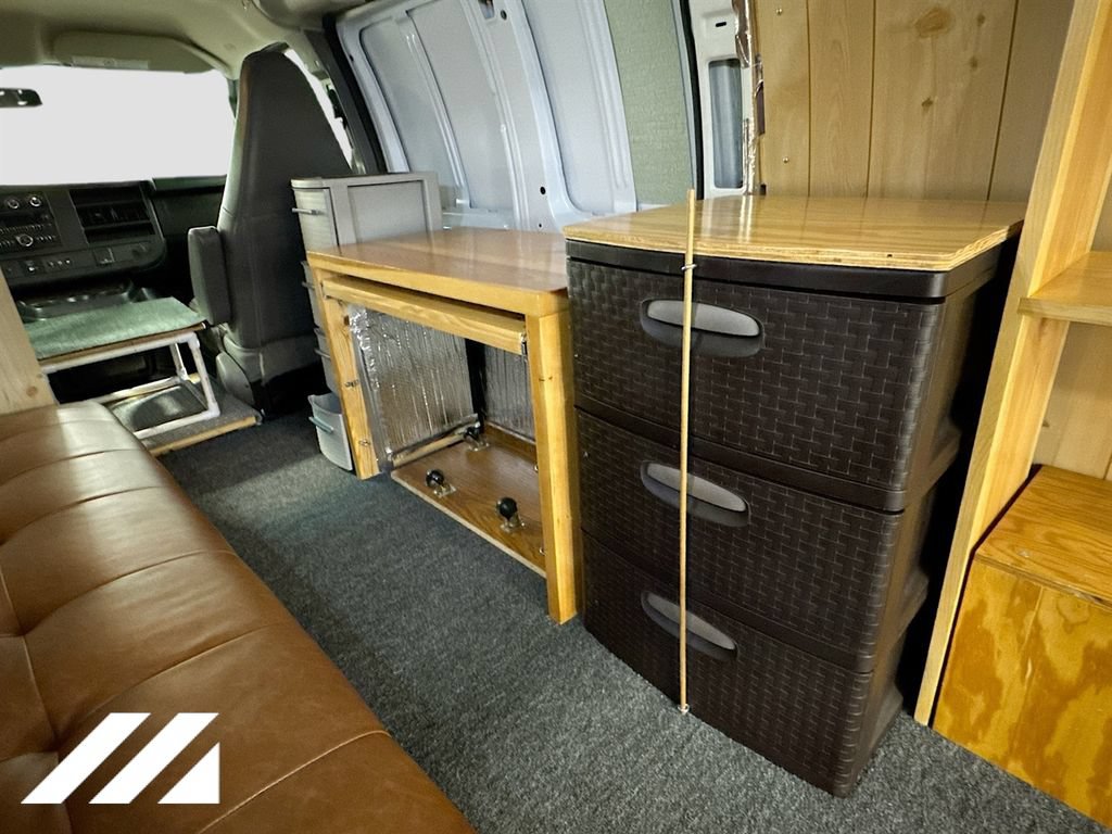 Used 2019 Chevrolet Express 2500 Extended RWD image 23