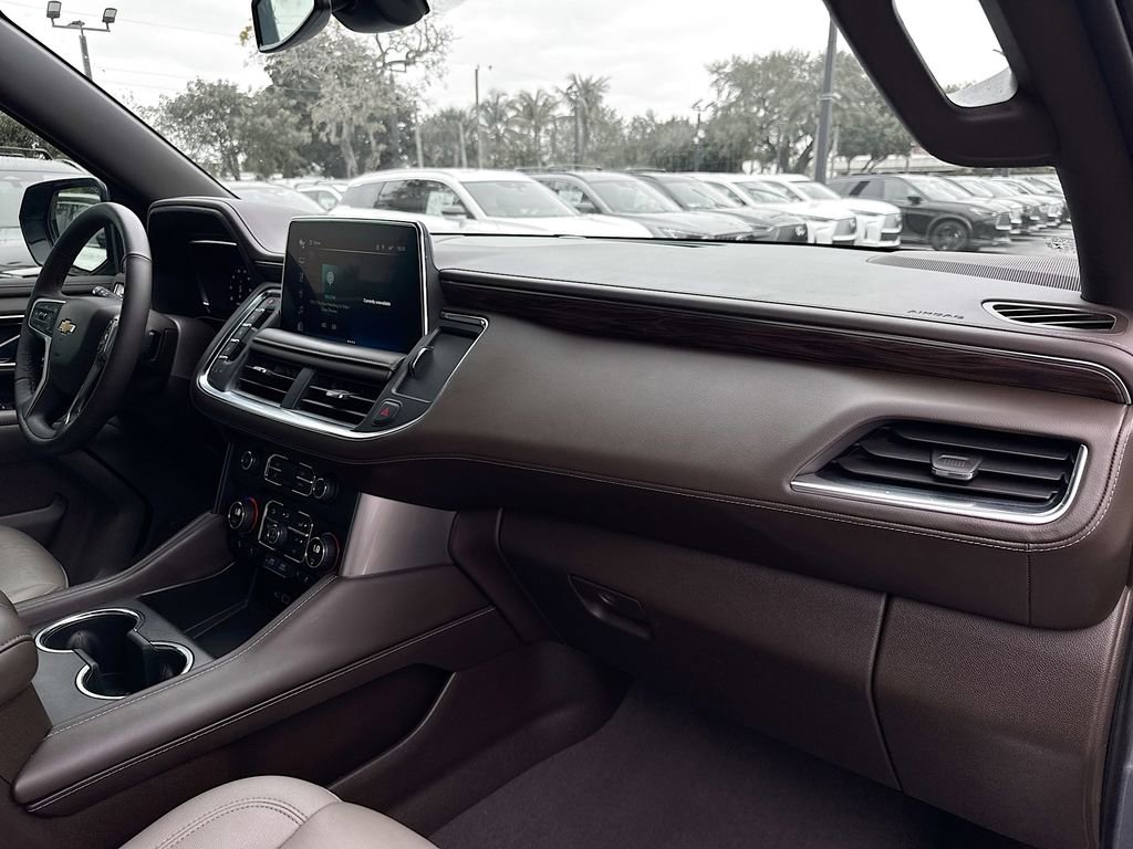 Used 2022 Chevrolet Suburban LT w/ Luxury Package image 31