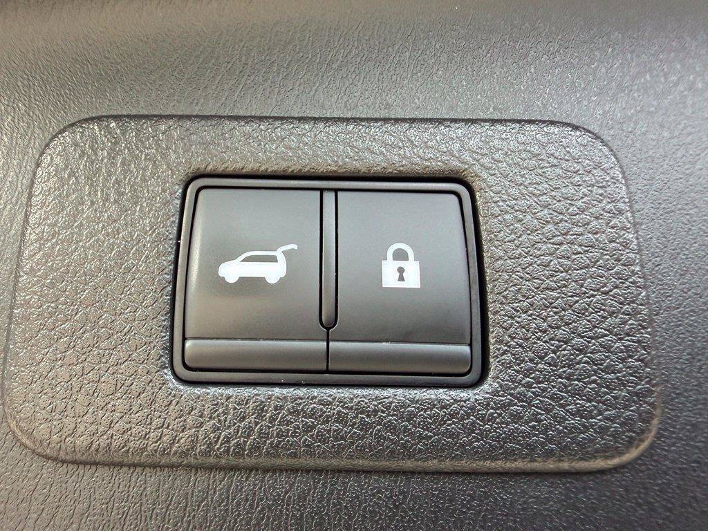 Used 2024 Nissan Armada SL w/ Captain's Chairs Package AWD/4WD image 26