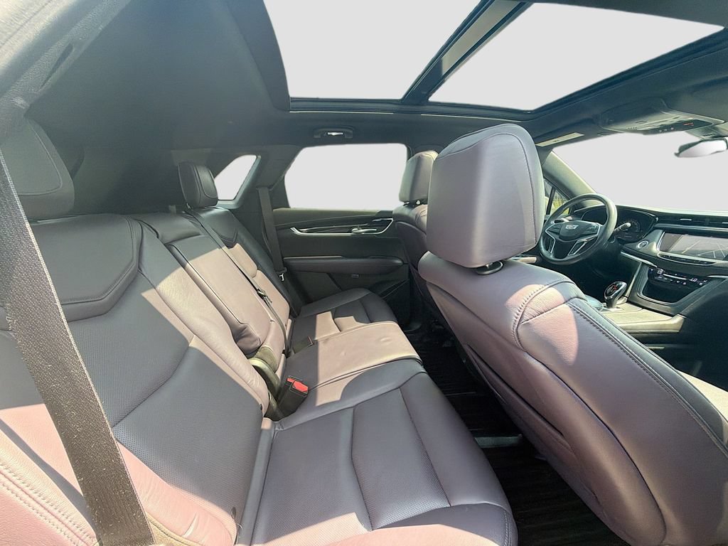 Used 2017 Cadillac XT5 Luxury w/ Driver Awareness Package FWD image 31
