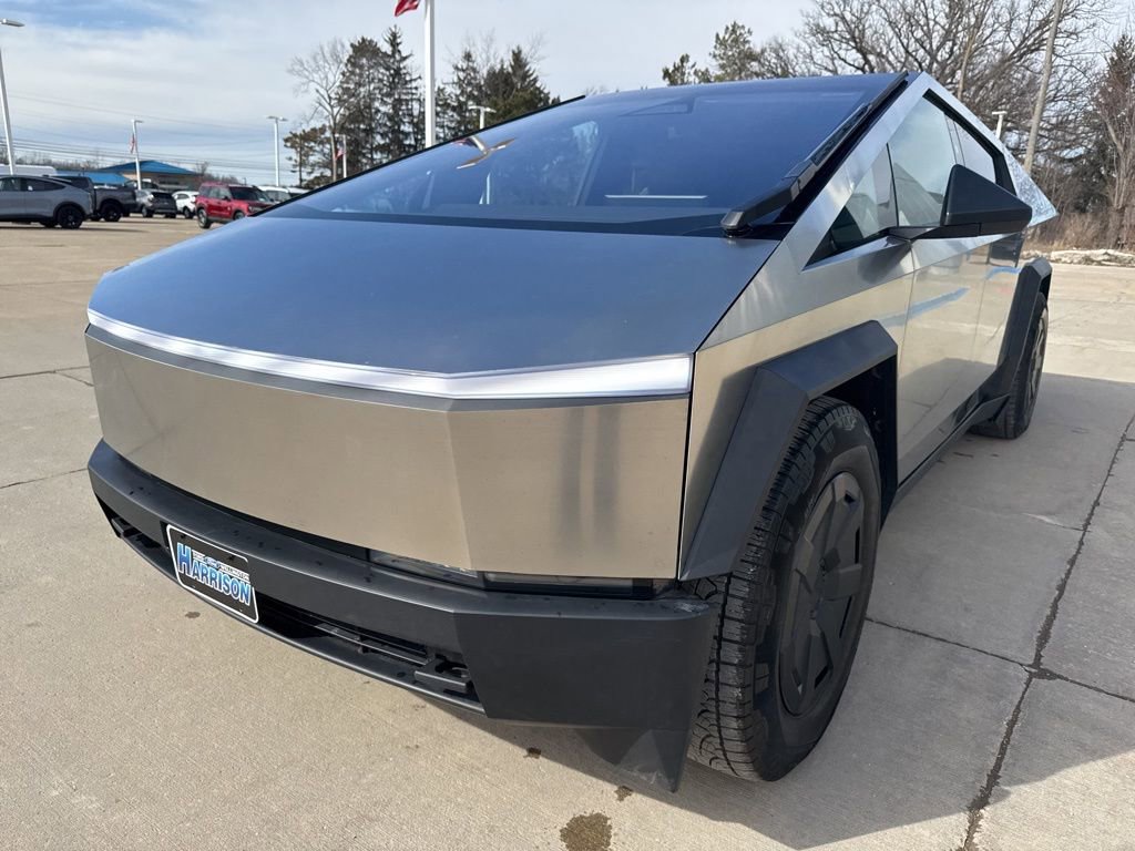 Used 2025 Tesla Cybertruck AWD Crew Cab image 2