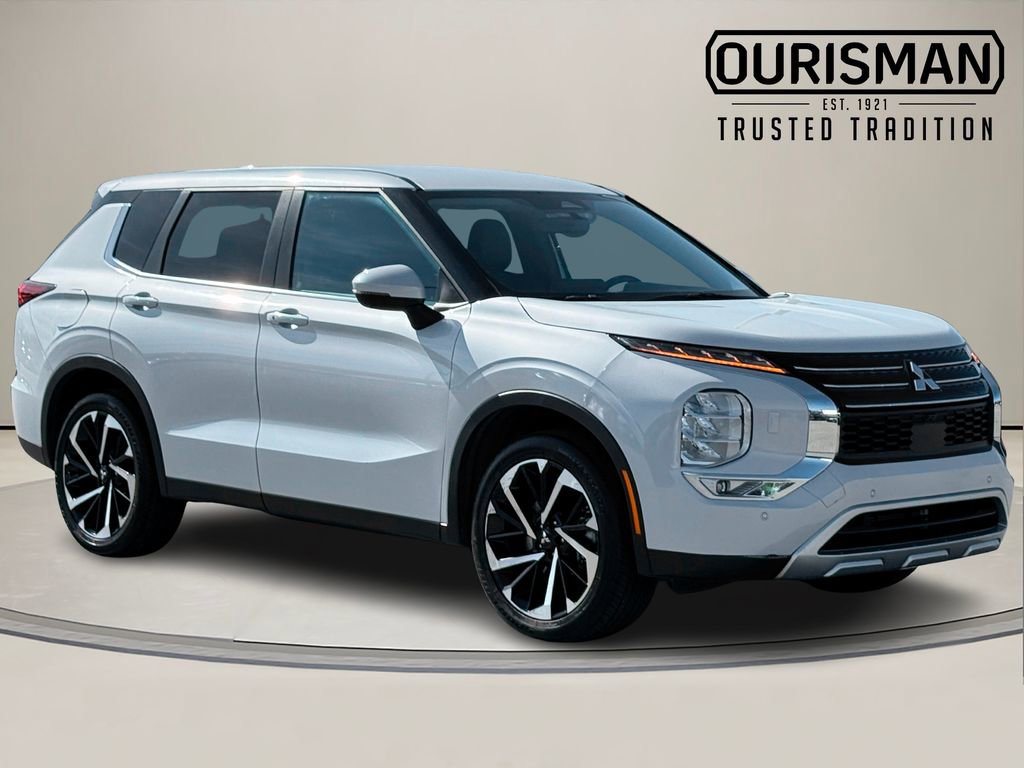 Used 2024 Mitsubishi Outlander SE