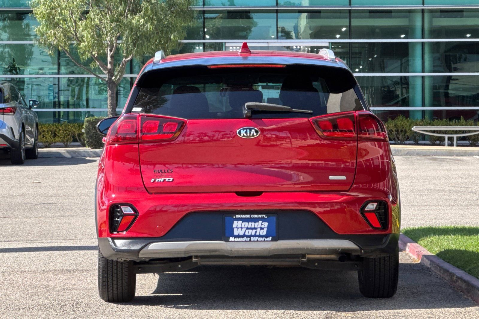 Used 2020 Kia Niro LXS FWD image 5