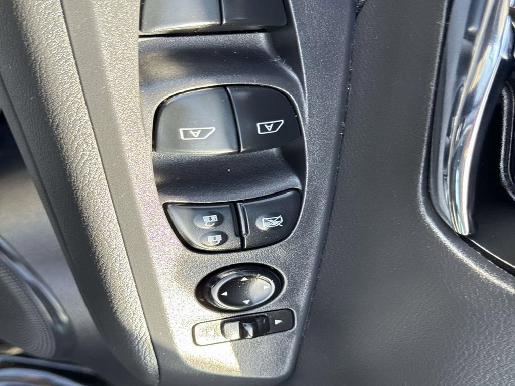 Certified 2024 Nissan Kicks SV image 17