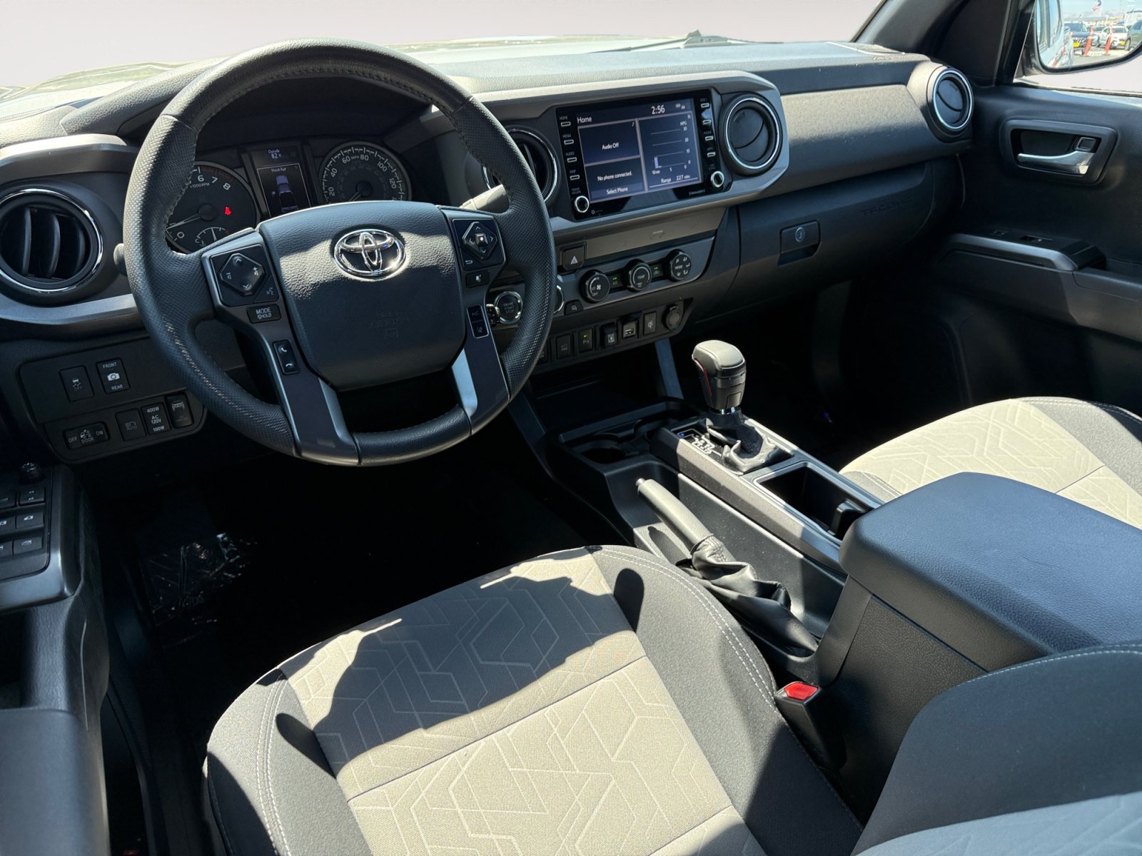 Used 2020 Toyota Tacoma TRD Off-Road w/ Technology Package AWD/4WD image 15