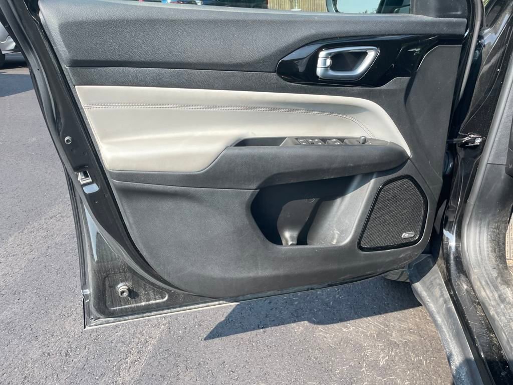 Used 2022 Jeep Compass Limited w/ Sun and Sound Group image 12