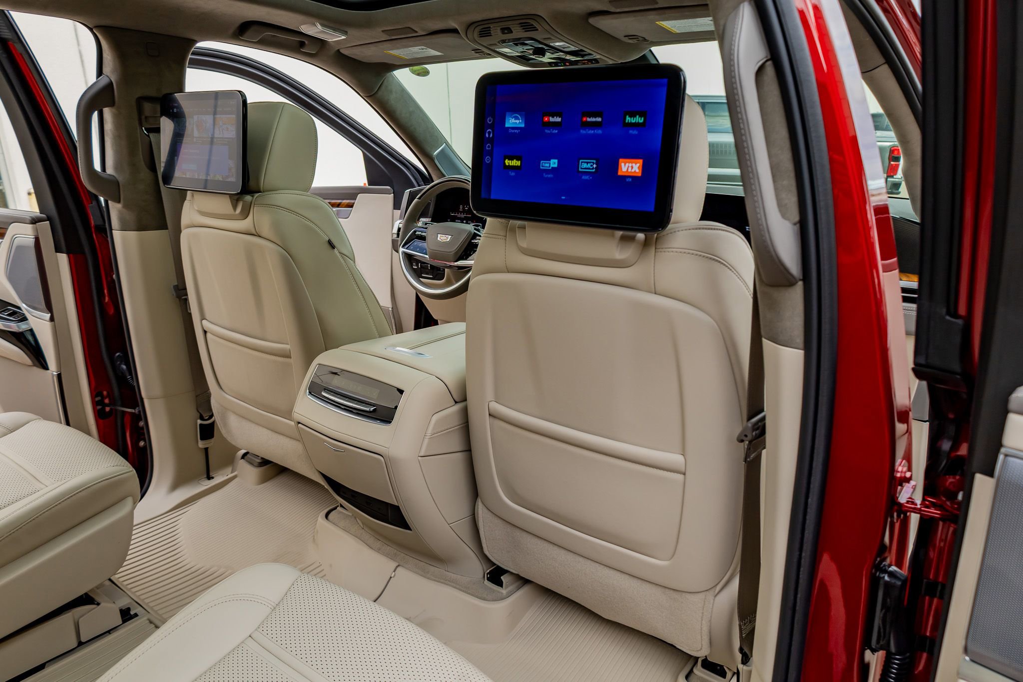 Used 2025 Cadillac Escalade Sport Platinum w/ LPO, Floor Liner Package image 31