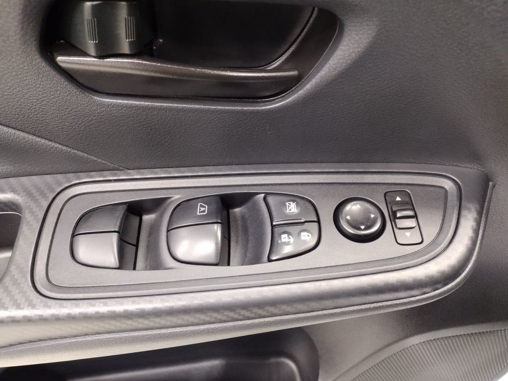 Used 2022 Nissan Versa S image 18