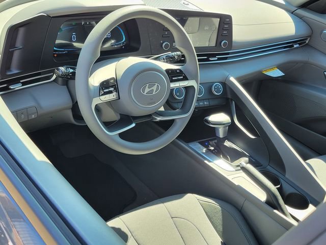 New 2026 Hyundai Elantra SE image 3
