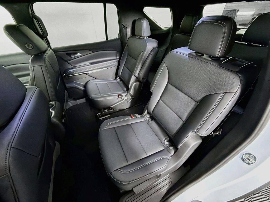New 2027 Chevrolet Traverse LT w/ Midnight/Sport Edition FWD image 24