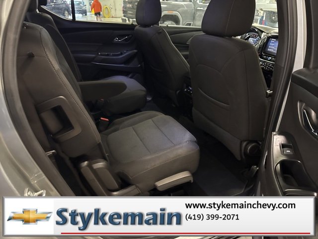 Used 2023 Chevrolet Traverse LT image 19