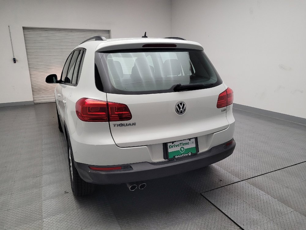 Used 2016 Volkswagen Tiguan S image 6
