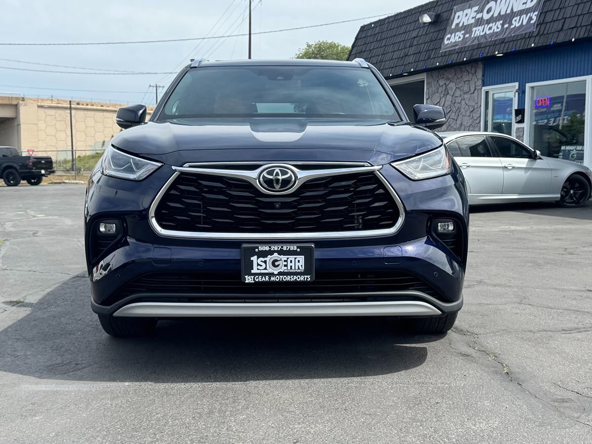 Used 2021 Toyota Highlander Platinum AWD/4WD image 2
