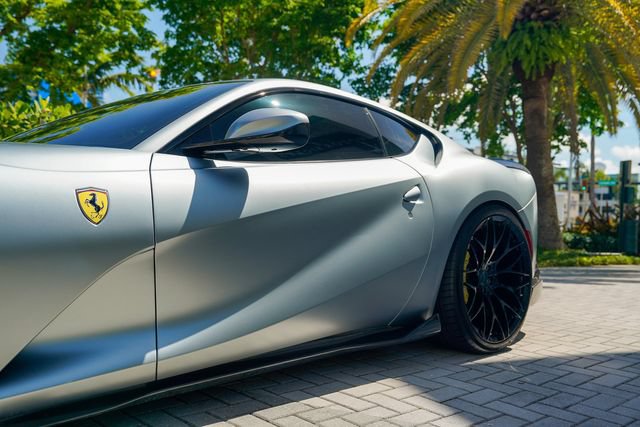 Used 2018 Ferrari 812 Superfast RWD image 14