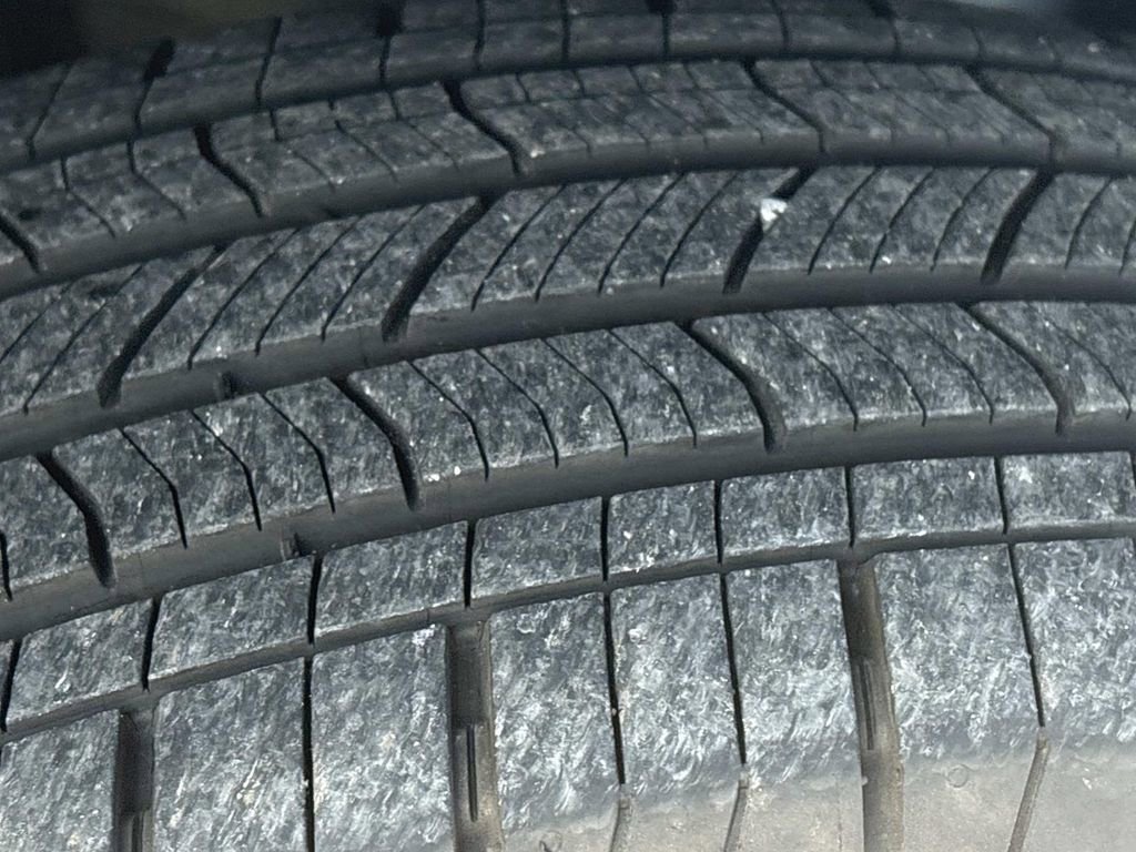 Used 2023 Jeep Grand Cherokee L Laredo w/ Luxury Tech Group I image 12