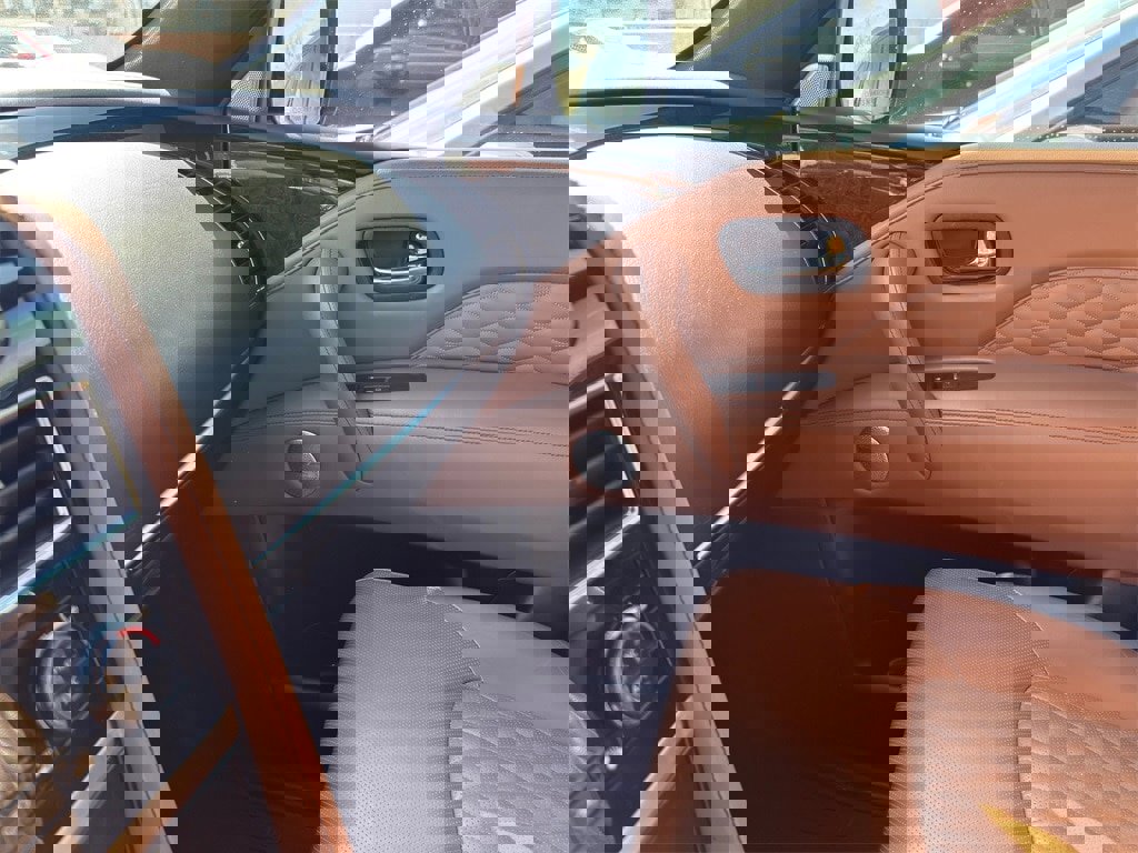 Used 2023 INFINITI QX80 Sensory w/ All-Season Package image 18