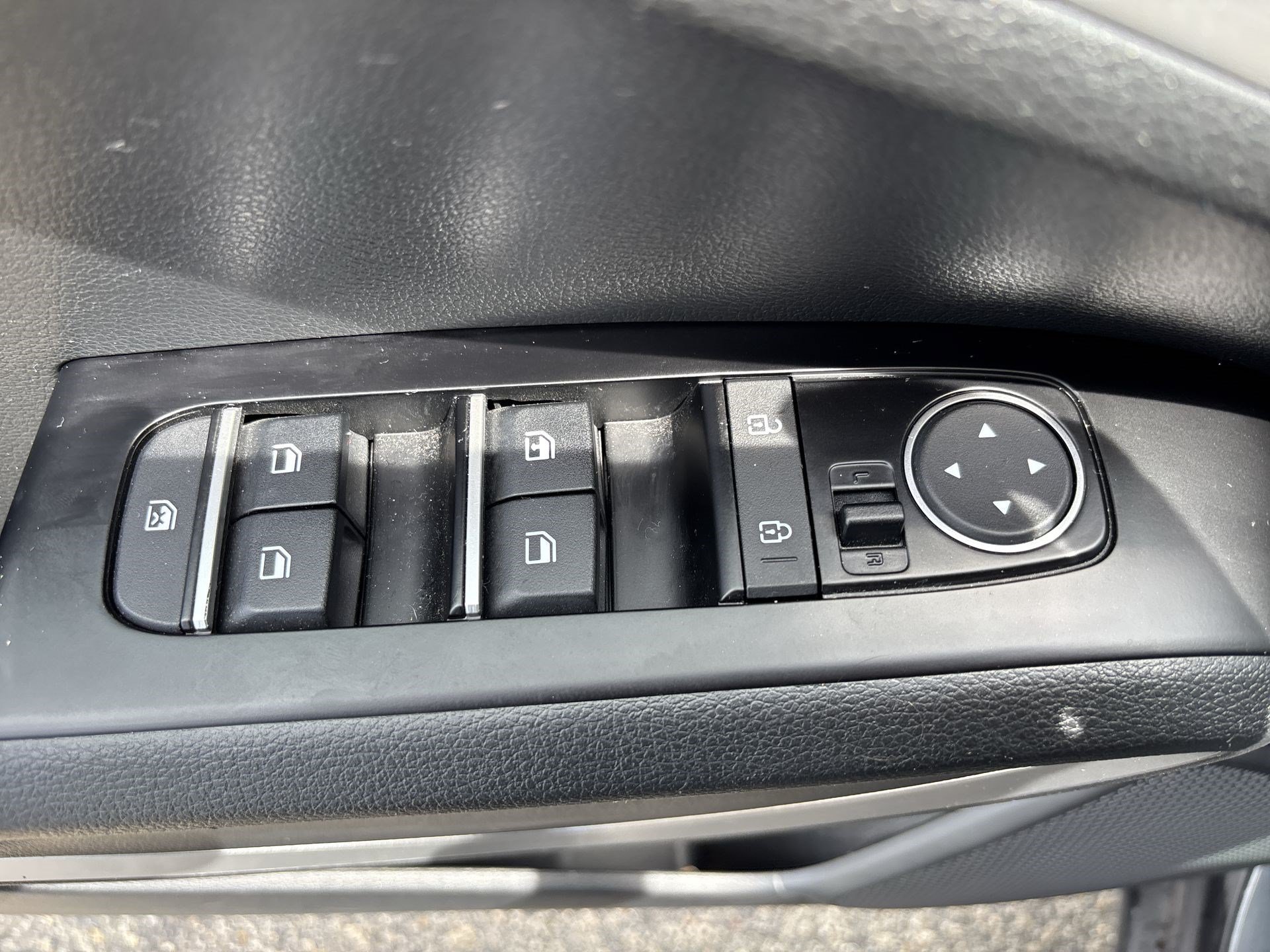 Used 2025 Kia Soul LX FWD image 15