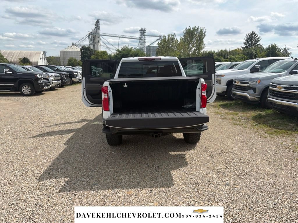 Used 2025 Chevrolet Silverado 1500 ZR2 w/ Technology Package AWD/4WD image 34