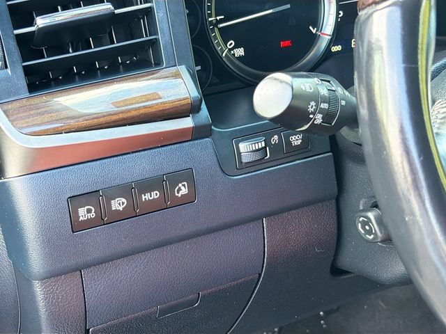 Used 2020 Lexus LX 570 4WD w/ Luxury Package image 10